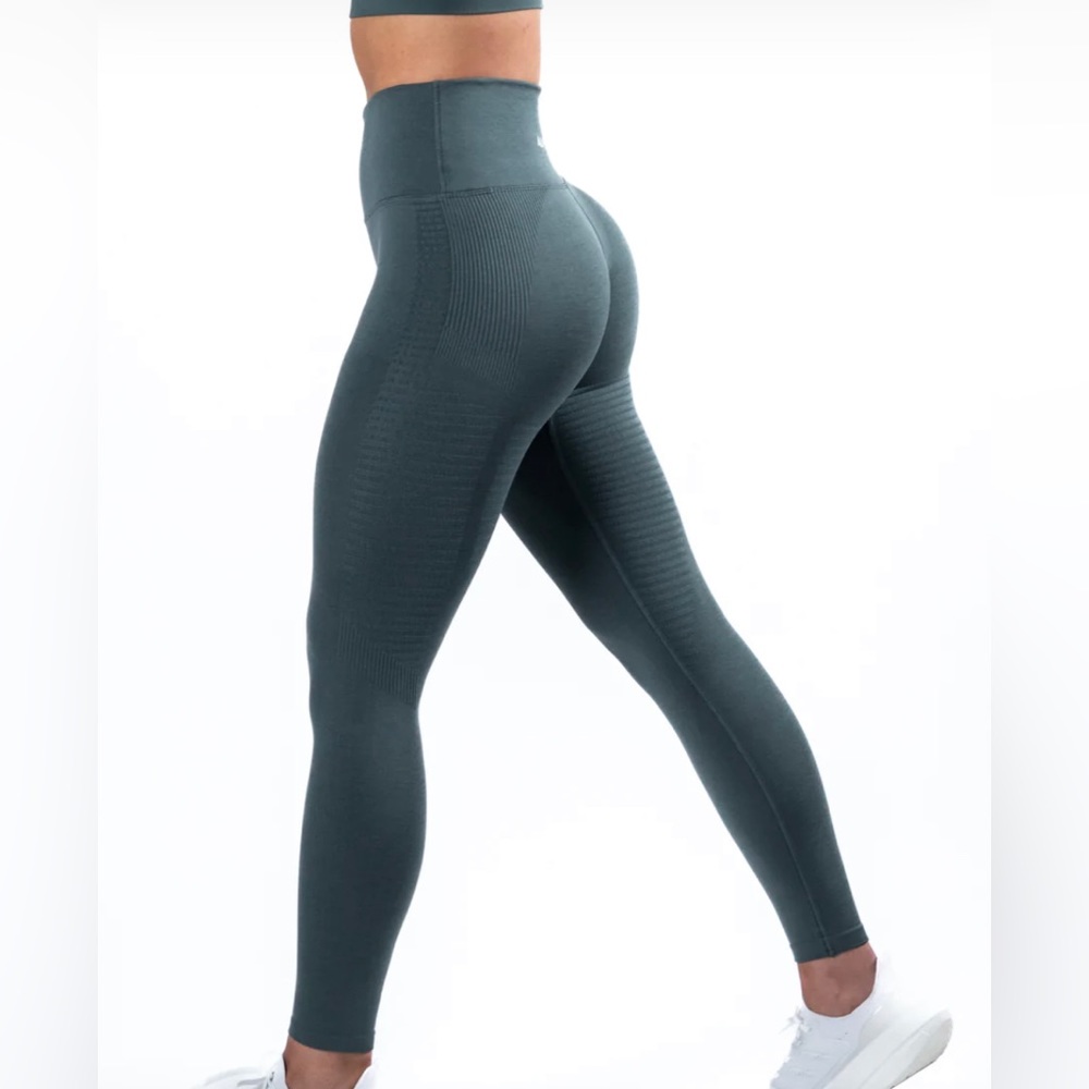 ALPHALETE Halo Legging- Charcoal